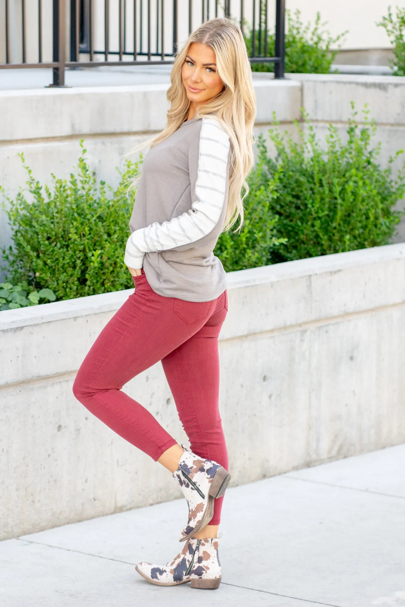 Wine Mid Rise Cropped Skinny